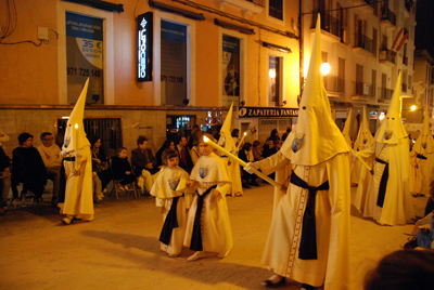 Kapuzenmänner während der Karwoche in Palma de Mallorca