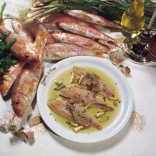 Teller mit Spanischem Fisch, Streifenbarben