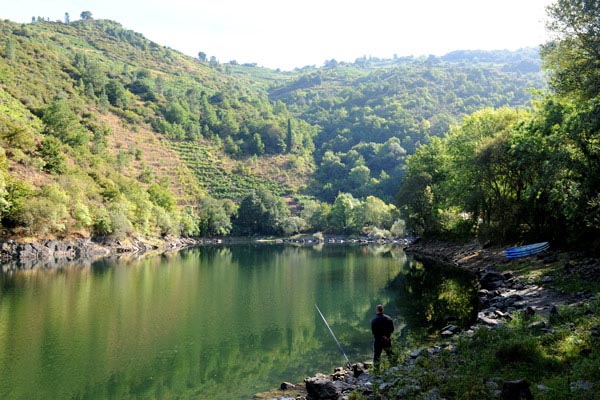 Anger in Spanien am Fluss Mao