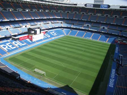 Leeres Fußballstadion Bernabéu in Madrid
