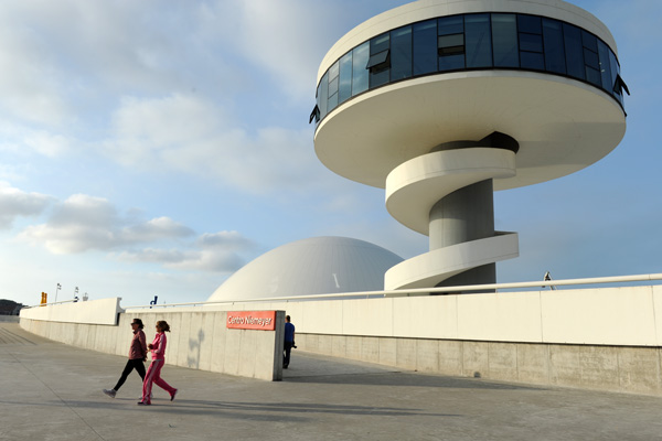 Kulturzentrum Centro Niemeyer in Asturiens Stadt Avilés