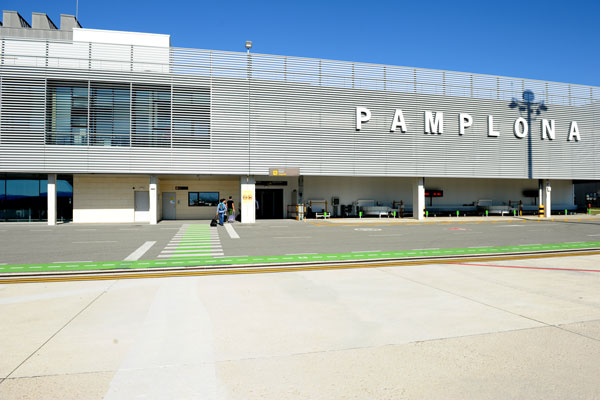 Flughafen Pamplona in Spanien von außen