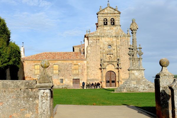 Kirche neben dem Hotel Leonor Mir&oacute;n in Soria
