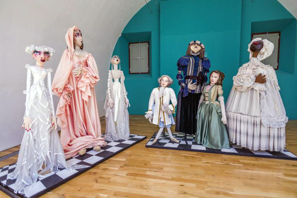 Historische Puppen ausgestellt in der andalusischen Stadt Cádiz
