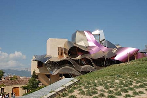 Hotel Marqués de Riscal von Frank Gehry, Foto: Tobias Büscher Das Hotel Marqués de Riscal von Frank Gehry.
