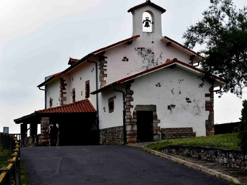 Baskische Kapelle am Atlantik