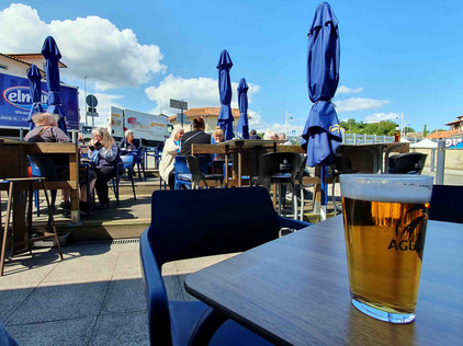 Frisch gezapftes Bier