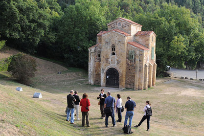 Präromanische Kirche San Miguel de Lillo in Asturien