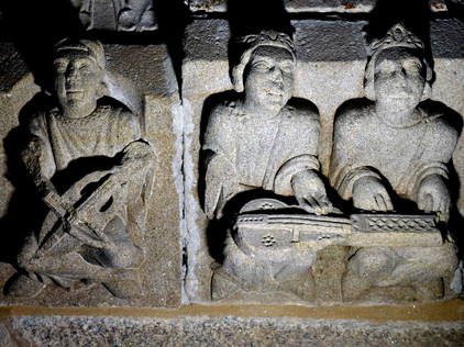 Kunst an der Kathedrale von Santiago Meisterhafte Figuren aus Granit in Santiago