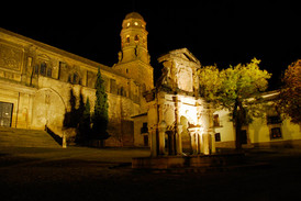 Baeza, andalusisches Dorf bei Nacht