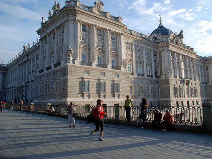 Joggerin vor dem spanischen K&ouml;nigspalast
