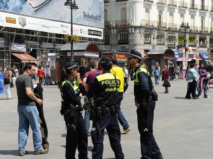 Polizisten auf der Puerta del Sol, Foto Tobias B&uuml;scher