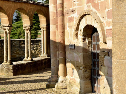 Eunate liegt in Navarra