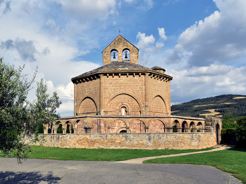 Ermita de Eunate in Navarra