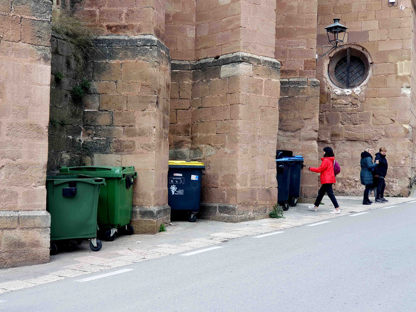 Mülltonnen im Aragón, Foto Tobias Büscher Müllcontainer in Spanien