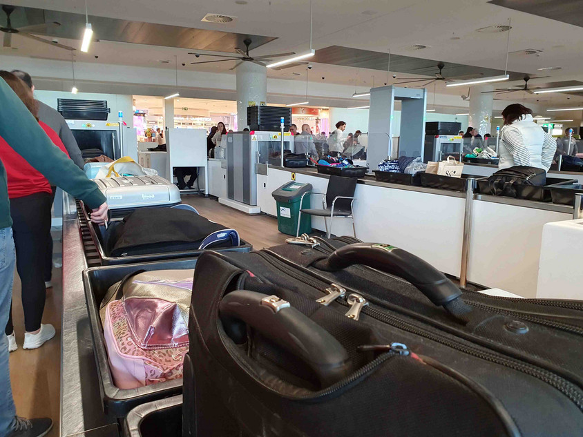 Koffer beim Flug nach Spanien Verspätung der Koffer in Valencia