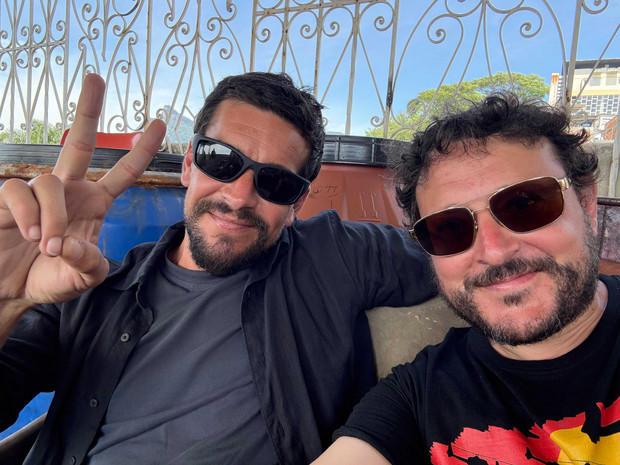 Dani de la Torre mit Mario Casas