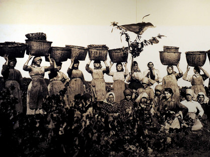 Historisches Foto von Landarbeiterinnen