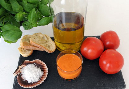 Cordobas erfrischend rote Gemüsesuppe Salmorejo