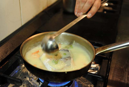 Seehecht in der Pfanne, tb Seehecht in der Pfanne, tb