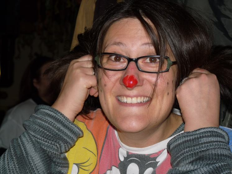 Ein "Zirkus für den Frieden" Palästinas in Oviedo Spanische Clownsfrau