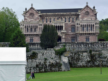 Palacio Sobrellano in Comillas Sobrellano-Palast in Kantabrien