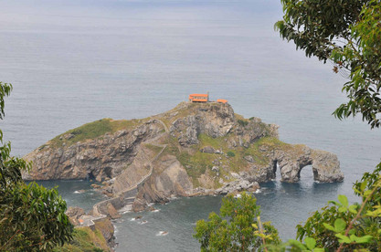 Das Kloster San Juan de Gaztelugatxe auf gleichnamiger Meeresinsel